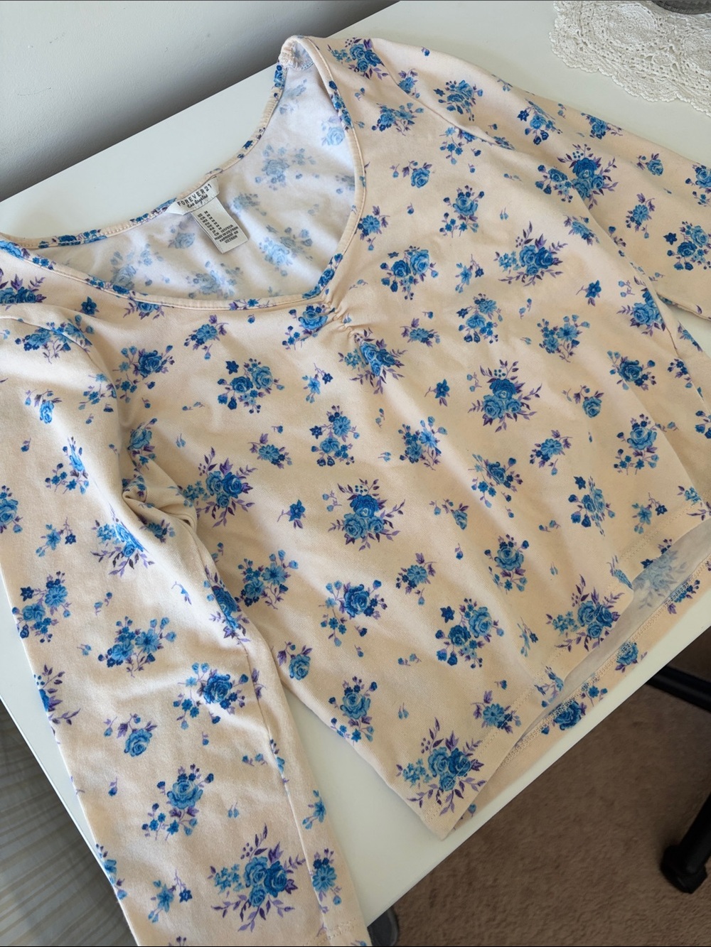 Floral Scoop Neck Top in Cream with Blue Roses